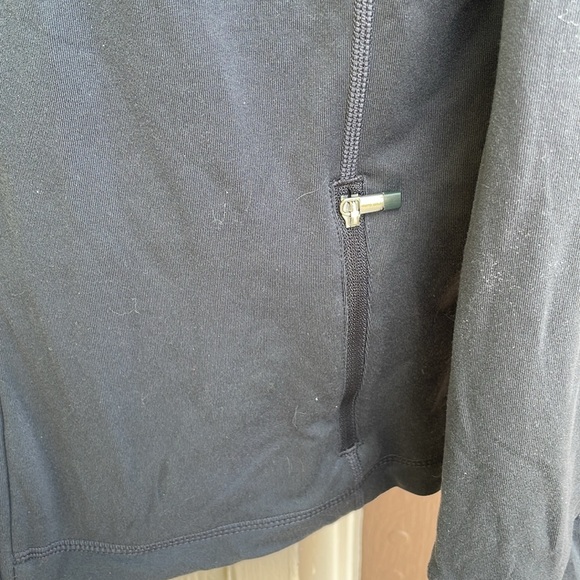 GapFit Jacket - Picture 3 of 6